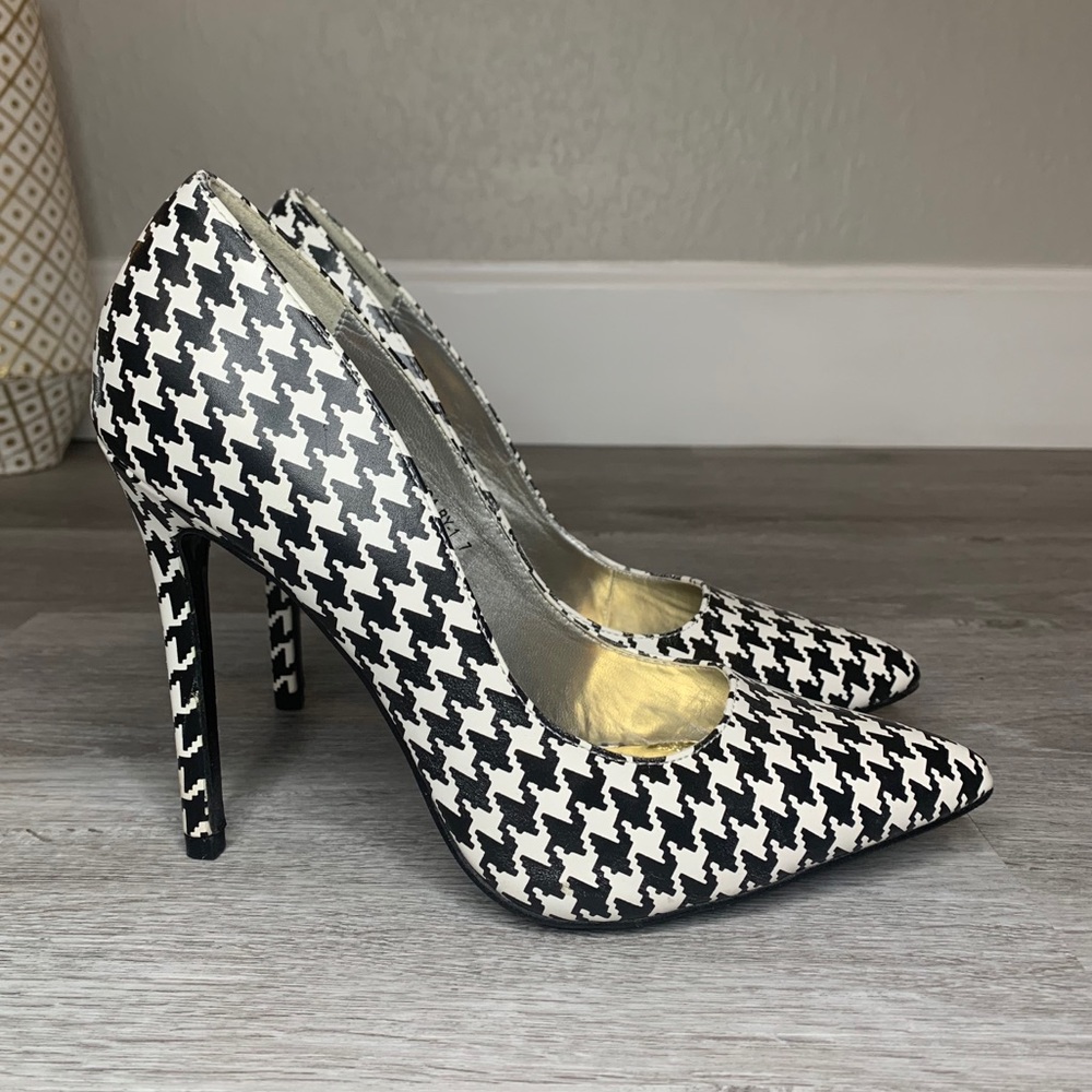 Houndstooth Heels
